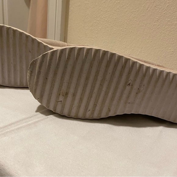 Matisse Tan Ankle Boots with Elastic Panels - Picture 7 of 7